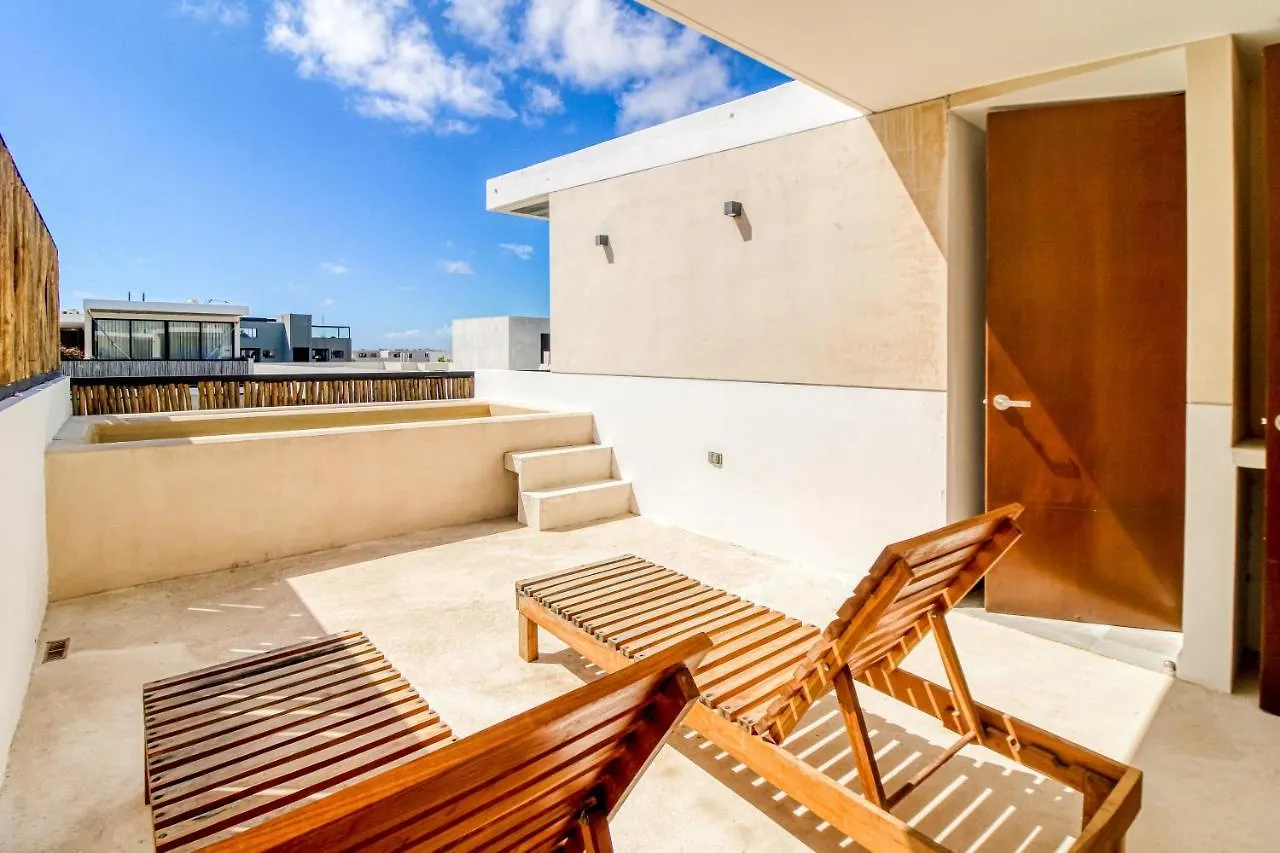 Palalma Casa Tulum #32, Modern Tropics, La Veleta Apartment 0*,